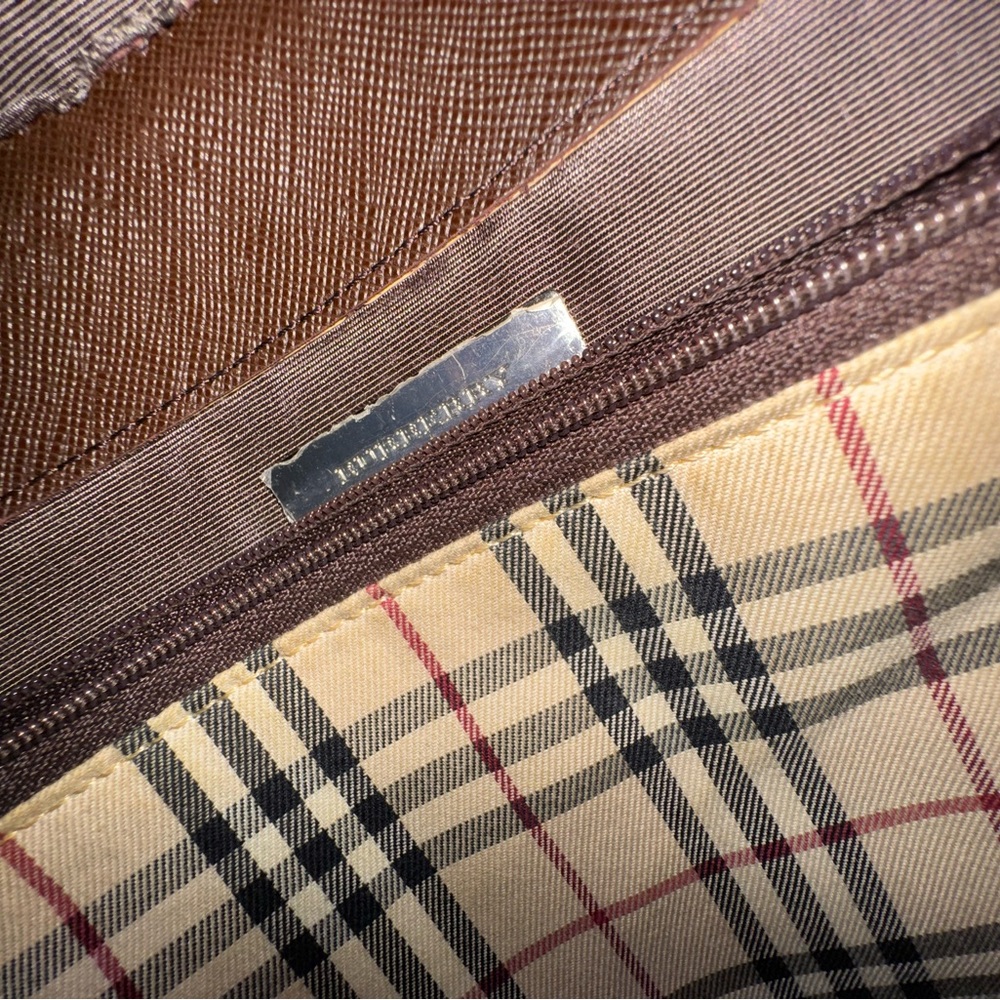 Burberry Brown Leather Tote with Structured Design - Picture 11 of 11